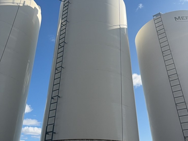 meridian-6000-bushel-hopper-bin-with-fan,-used-for-grain-only,-excellent-shape-image-6