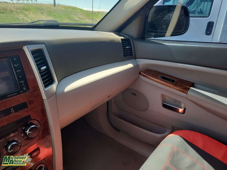 2008-jeep-grand-cherokee-image-23