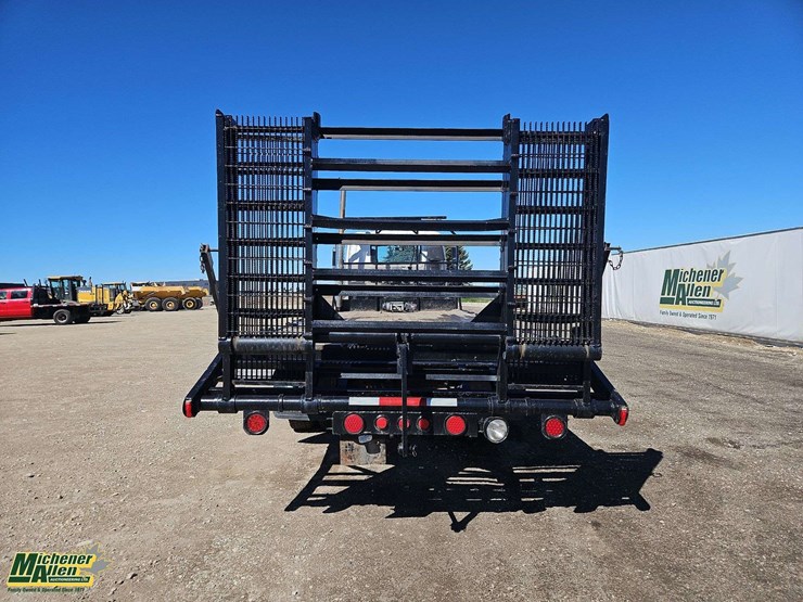 2001-gmc-t7500-image-7
