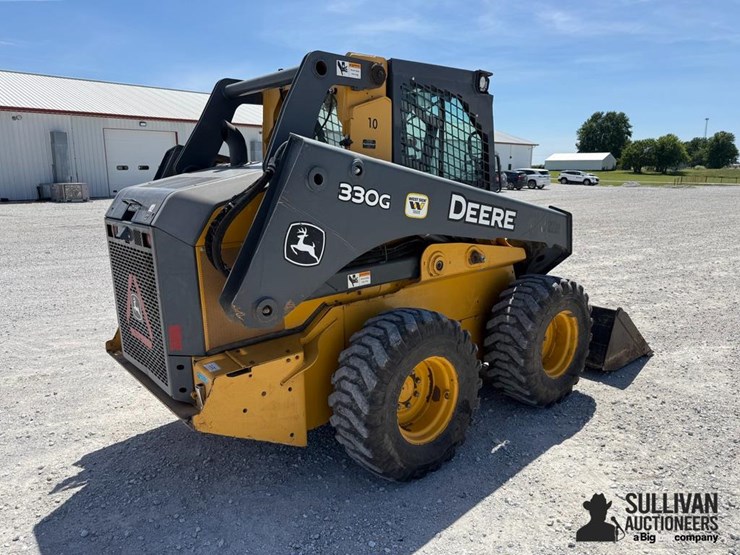 2017-deere-330g-image-5