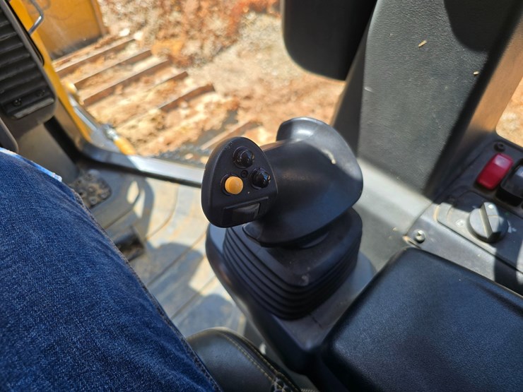 caterpillar-d4-image-82