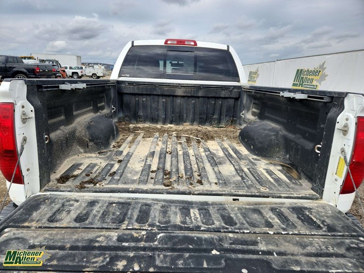 2015-toyota-tundra-image-16