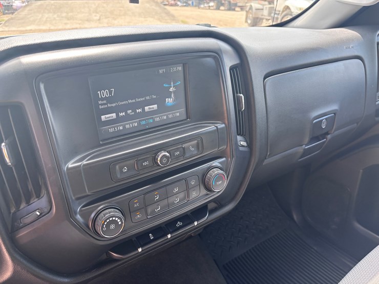 2017-chevrolet-1500-image-8