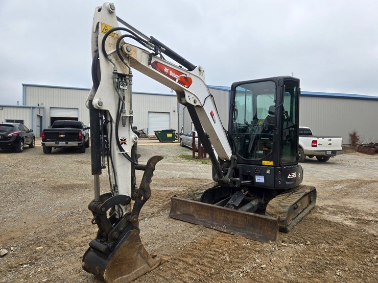 2022-bobcat-e35-image-2