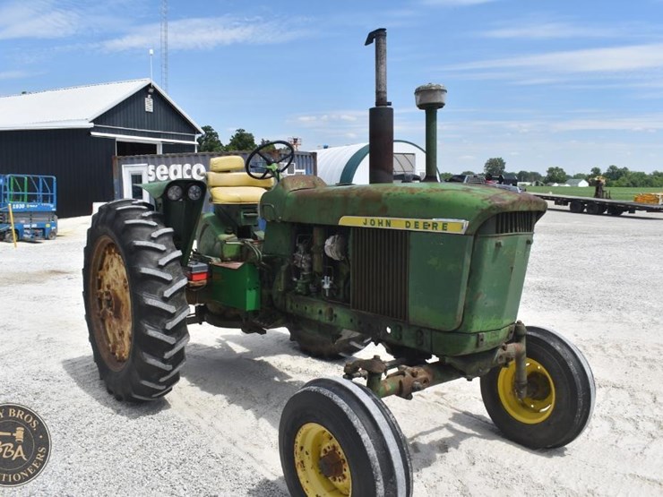 john-deere-3010-image-12