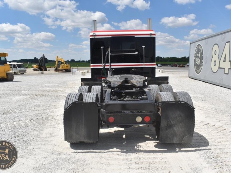 2005-peterbilt-378-image-8
