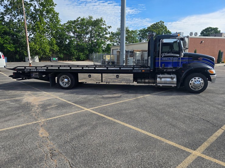 2022-peterbilt-337-image-26