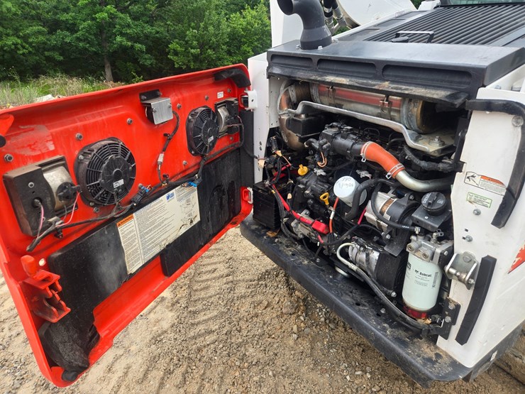 2023-bobcat-t770-image-16