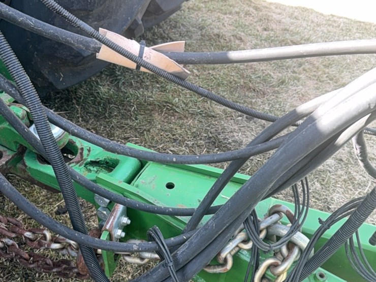 2000-john-deere-1910-image-93