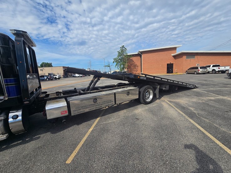 2022-peterbilt-337-image-79