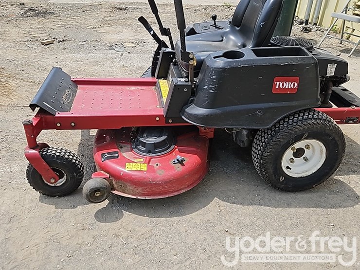 toro-42"-zero-turn-mower-image-7