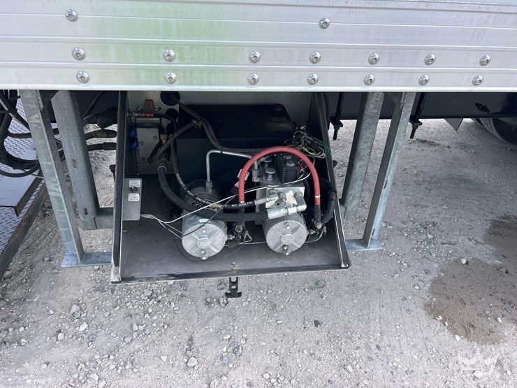 2018-international-durastar-4300-image-23
