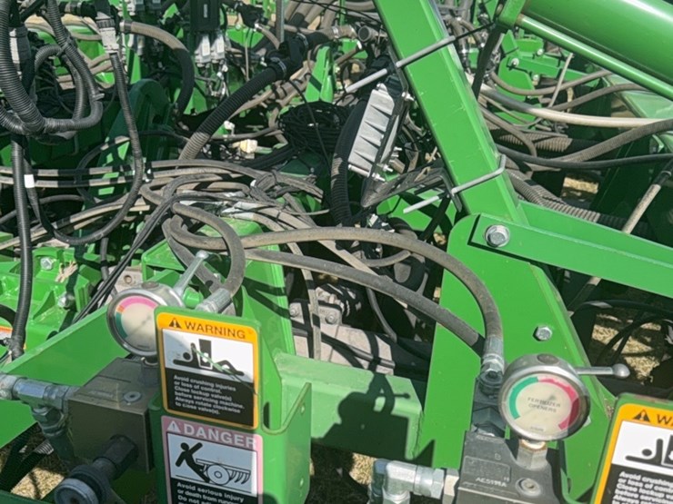 2000-john-deere-1910-image-81