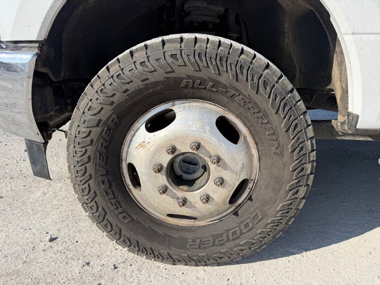 2019-ford-f350-xl-image-11