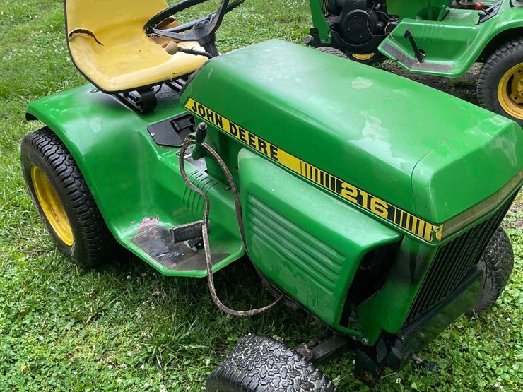 1981-john-deere-216-image-1