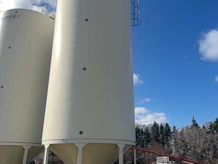 meridian-6000-bushel-hopper-bin-with-fan,-used-for-grain-only,-excellent-shape-image-8