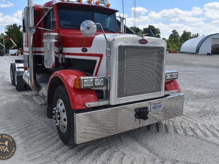 2005-peterbilt-378-image-17