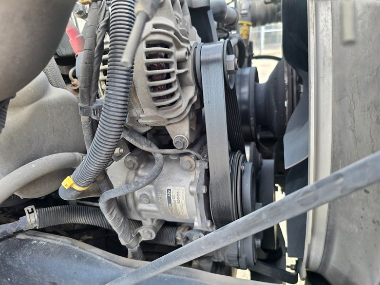 2022-peterbilt-337-image-54