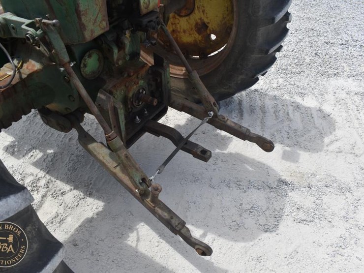 john-deere-3010-image-24