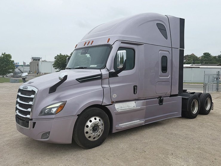 2023-freightliner-cascadia-126-image-1
