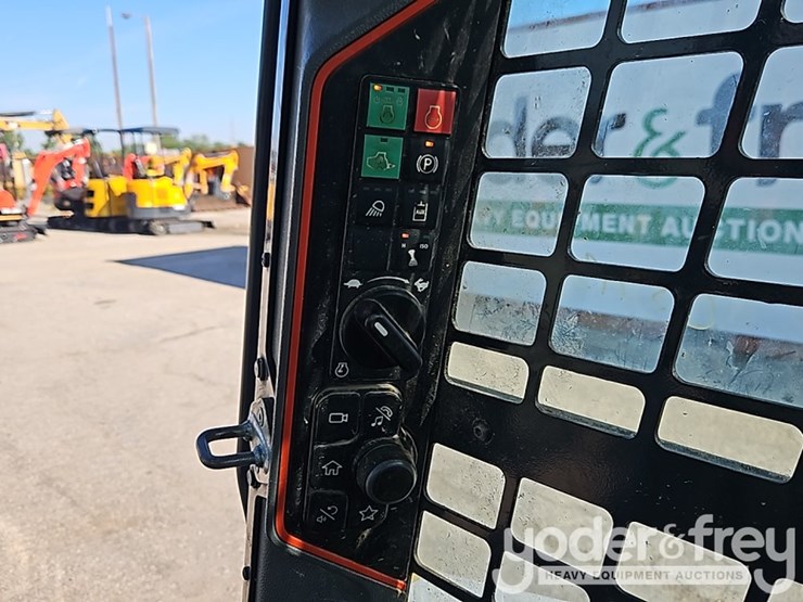 2023-bobcat-t66-image-30