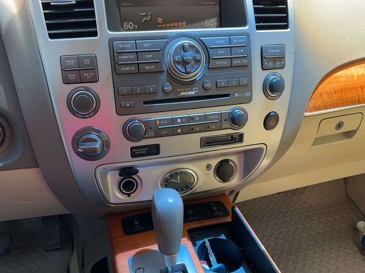 2010-infiniti-qx56-image-36