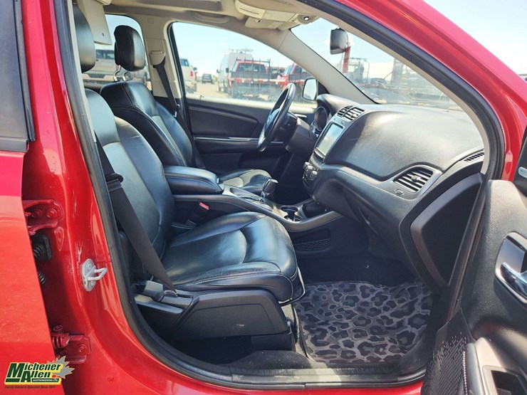 2015-dodge-journey-image-16