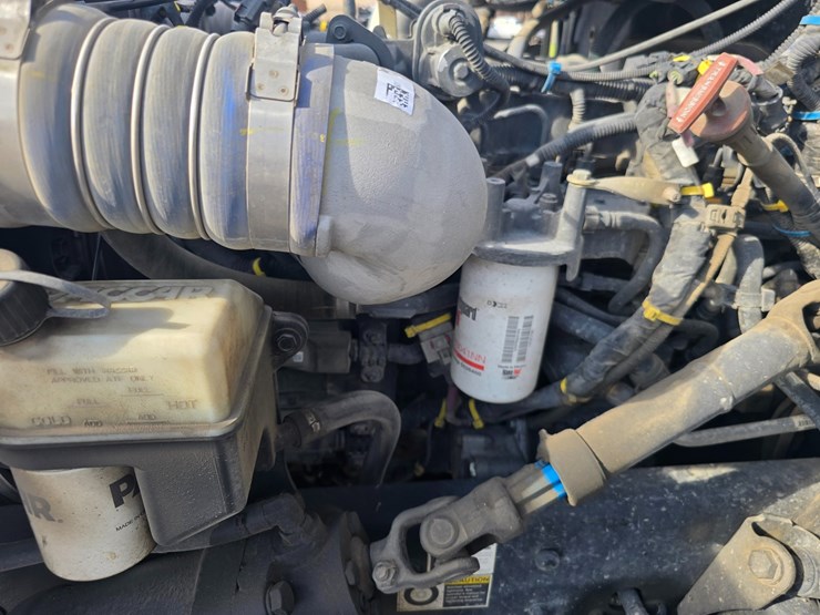 2022-peterbilt-337-image-41