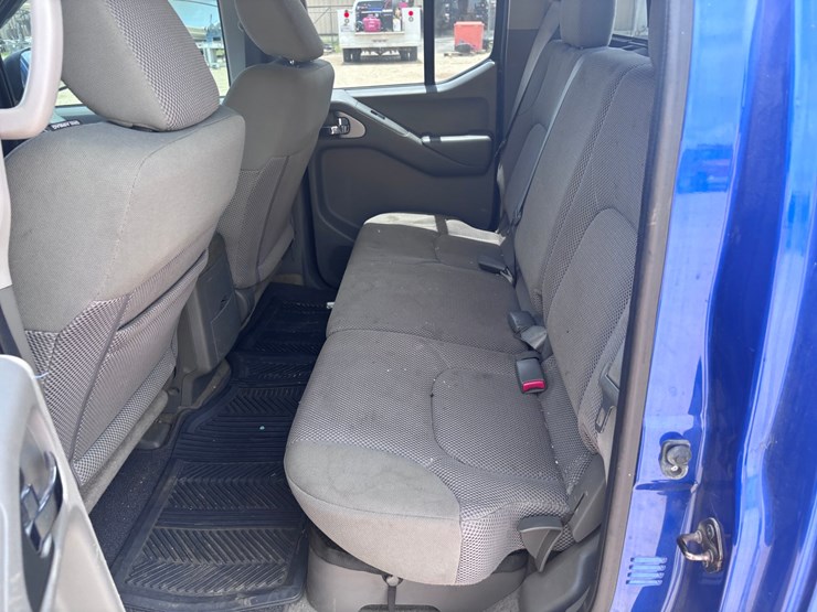2015-nissan-frontier-image-6