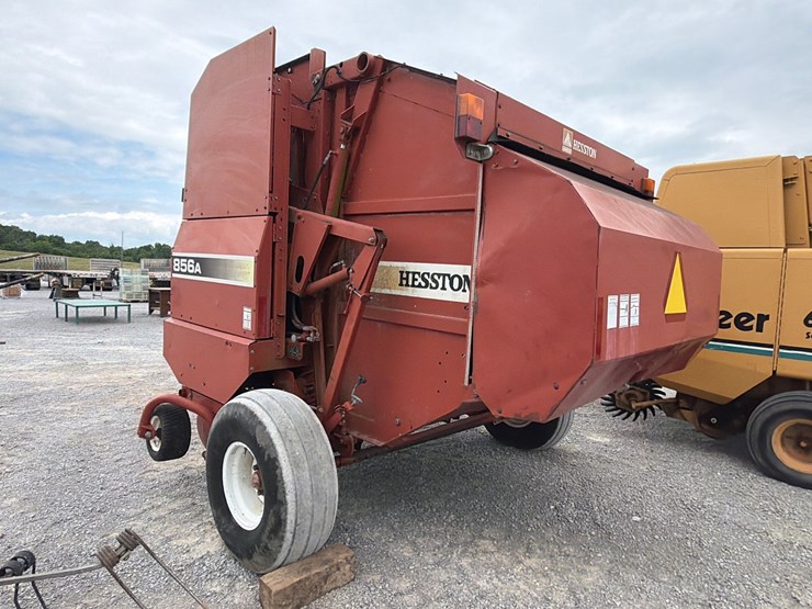 hesston-856a-image-5