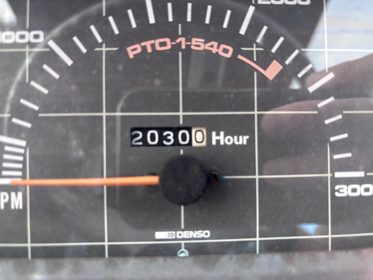 kubota-la1002-image-9