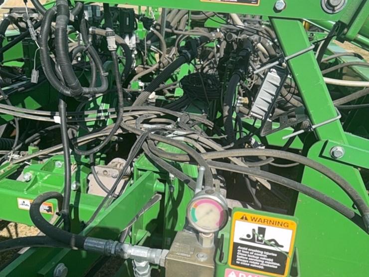 2000-john-deere-1910-image-82