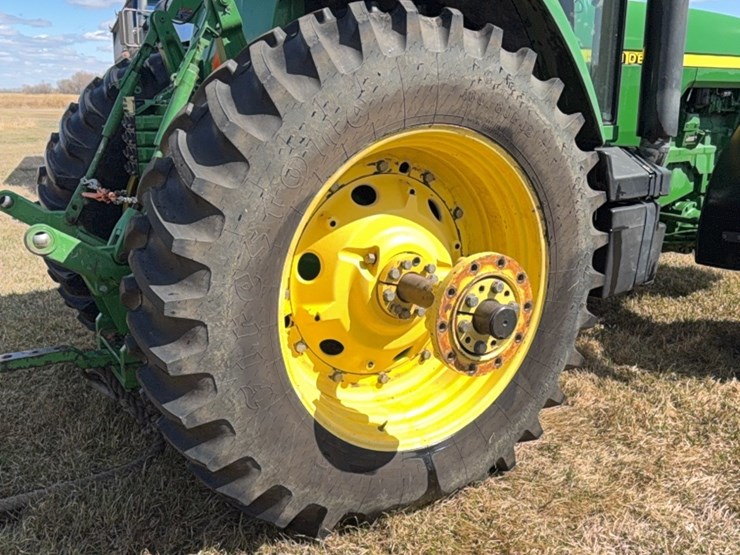 john-deere-8100-image-24