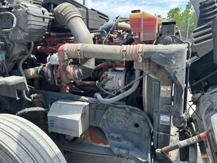 2020-kenworth-t680-image-48