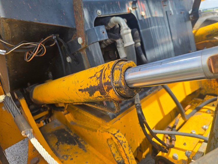 jcb-930-image-27