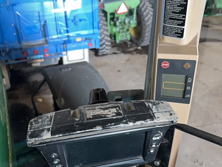 john-deere-8100-image-69