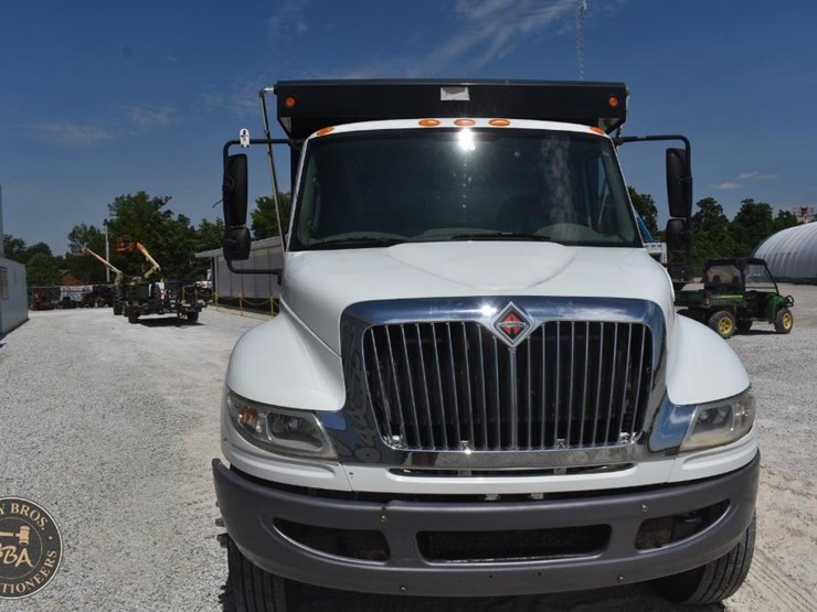 2012-international-durastar-4400-image-13