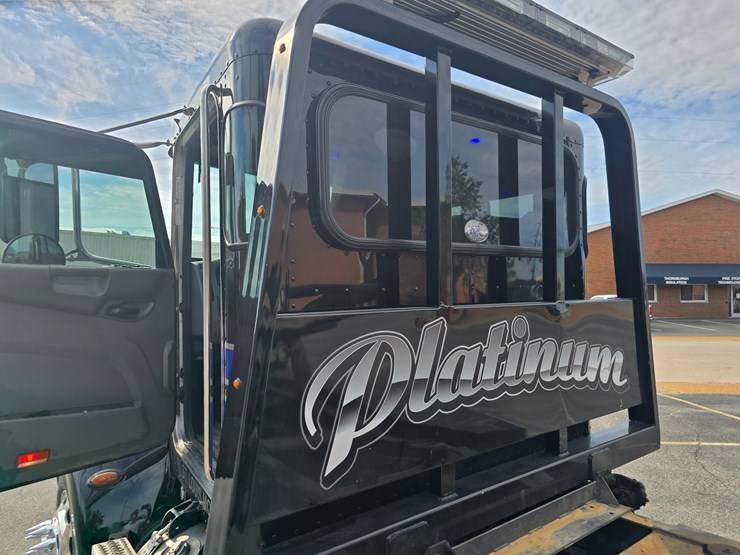 2022-peterbilt-337-image-127