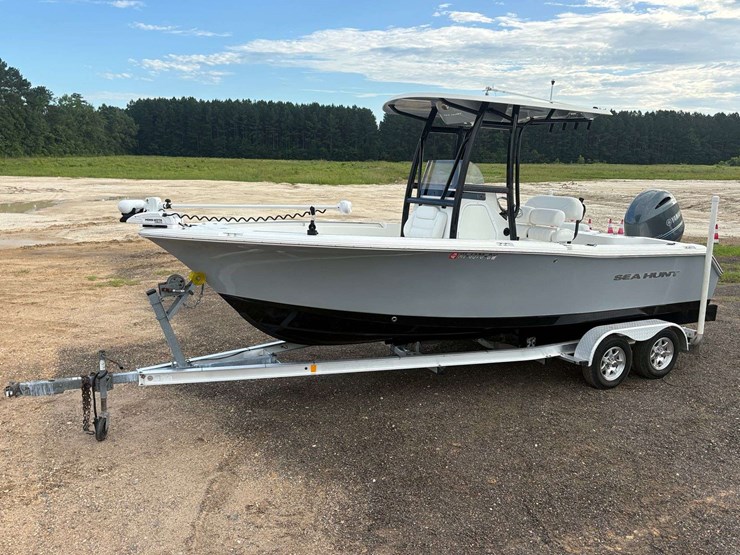2015-sea-hunt-"triton-210"-center-console-fiberglass-boat-*fully-equipped*-image-1