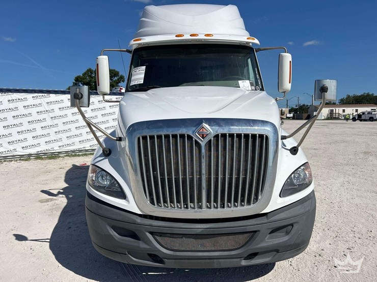 2015-international-prostar-image-55