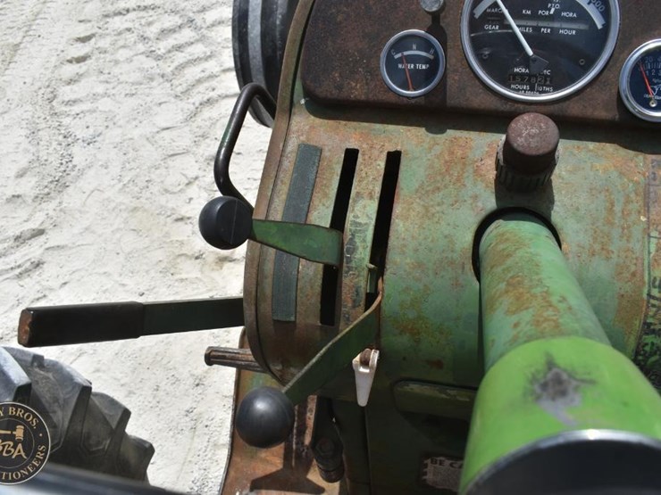 john-deere-3010-image-38