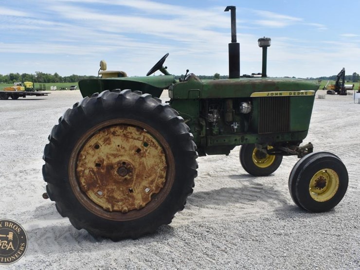 john-deere-3010-image-10