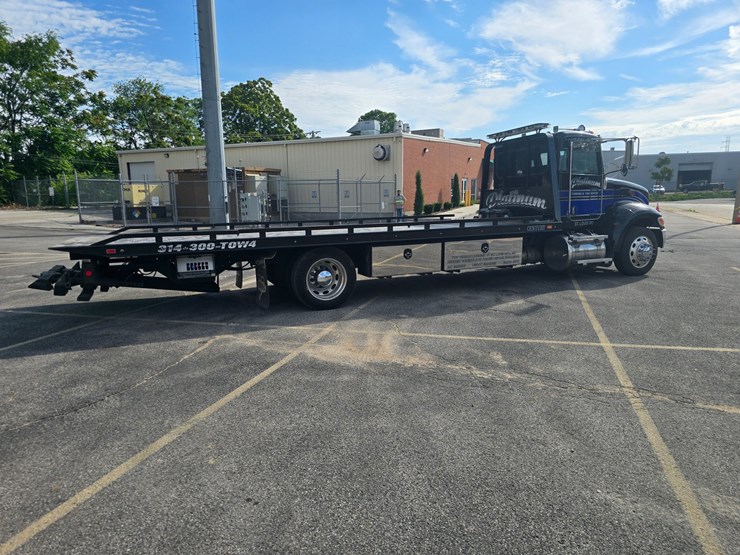 2022-peterbilt-337-image-22