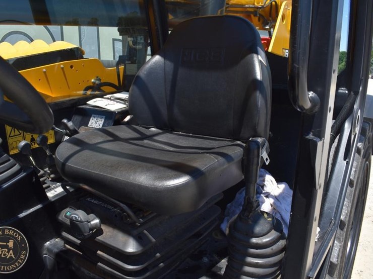2023-jcb-510-56-image-28