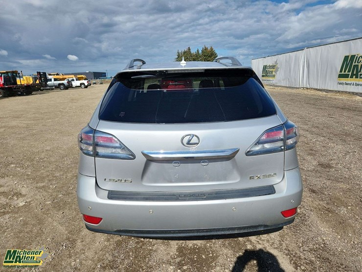 2010-lexus-rx350-image-7