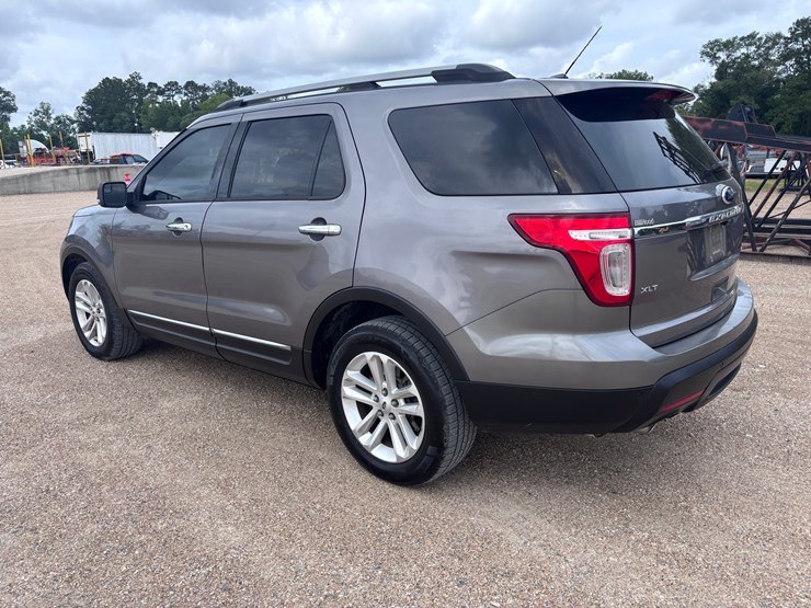 2013-ford-explorer-image-3