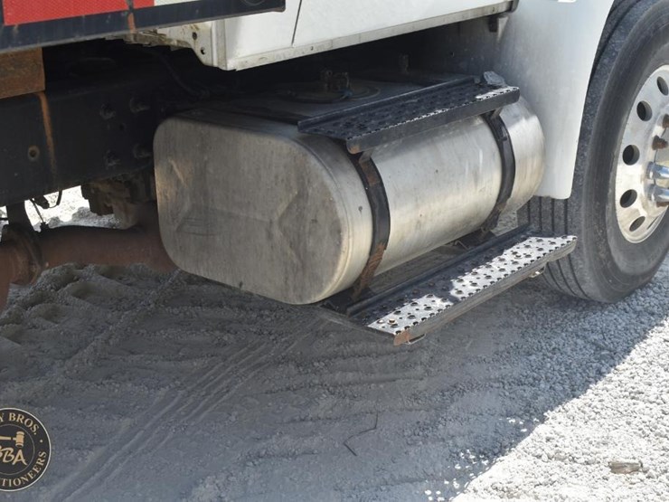 2012-international-durastar-4400-image-32