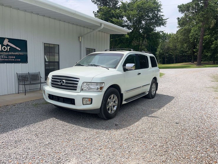 2004-infiniti-qx56-image-2