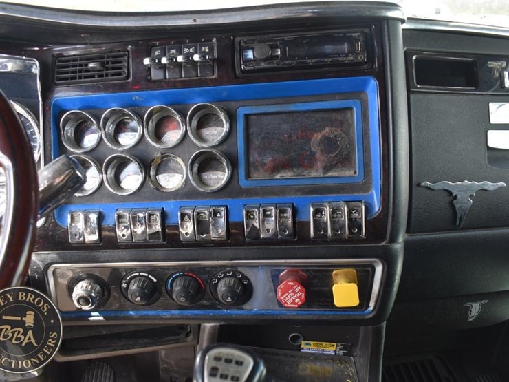 2013-kenworth-t660-image-103