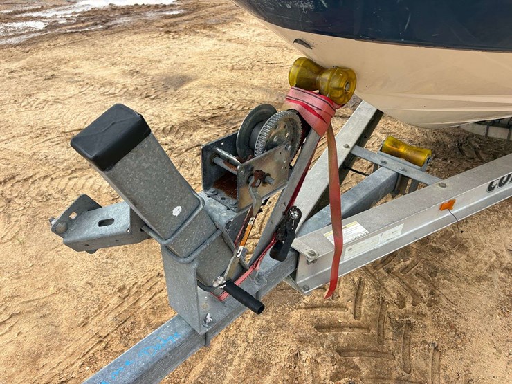 sea-ray-220sd-ski-boat-w/-trailer-image-12